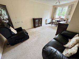 Open Plan Lounge Dining Room - click for photo gallery